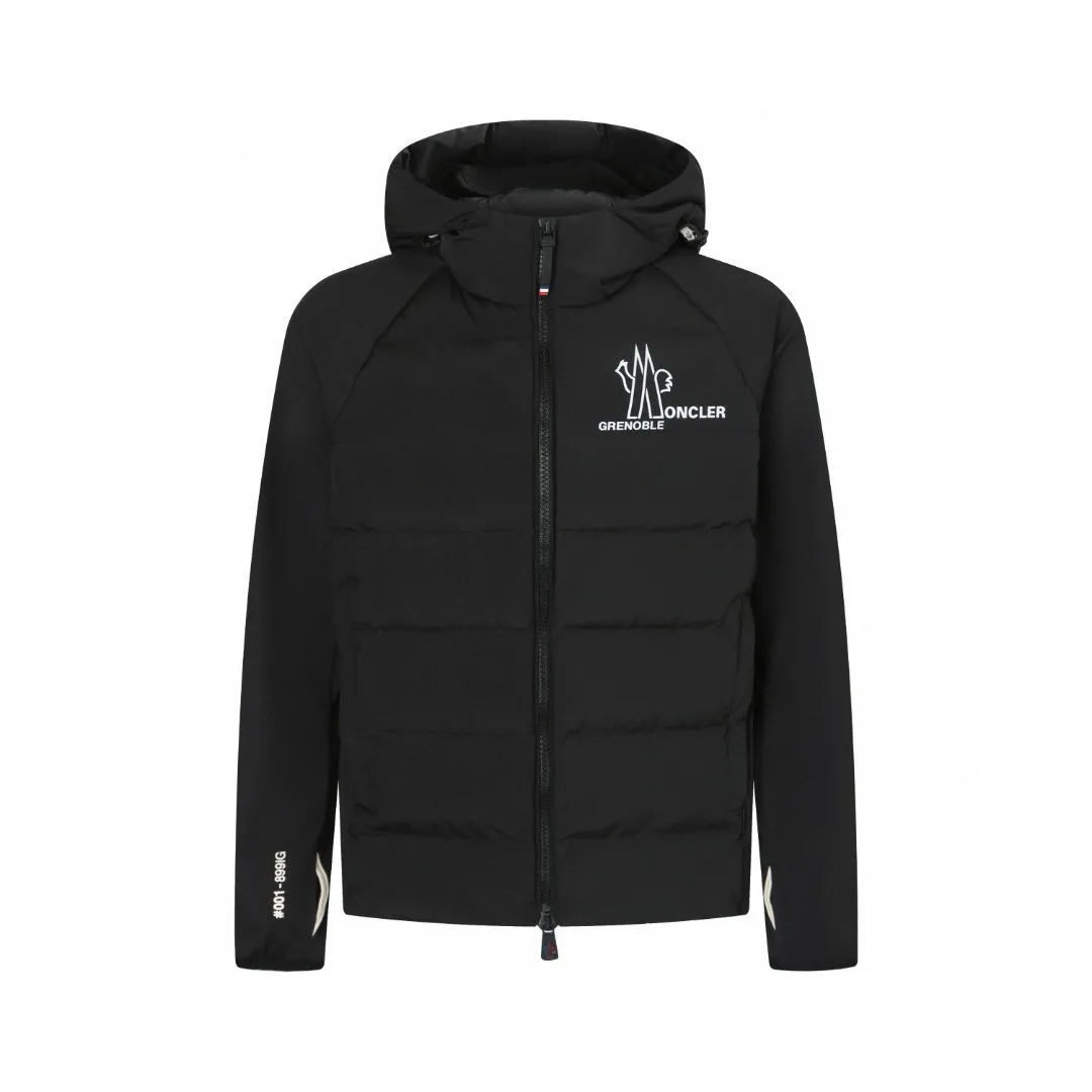 Moncler x RICK OWENS （Black） 。 。 ， 。 ， 。 ， 。 ， 。Rick Owens ， ， ， 。 YKK 、 、 ， 3D ， 。 Size:S-M-L-XL